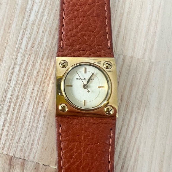 Michael Kors ladies square gold tone brown leather dress watch NEW BATTERY - Picture 1 of 11